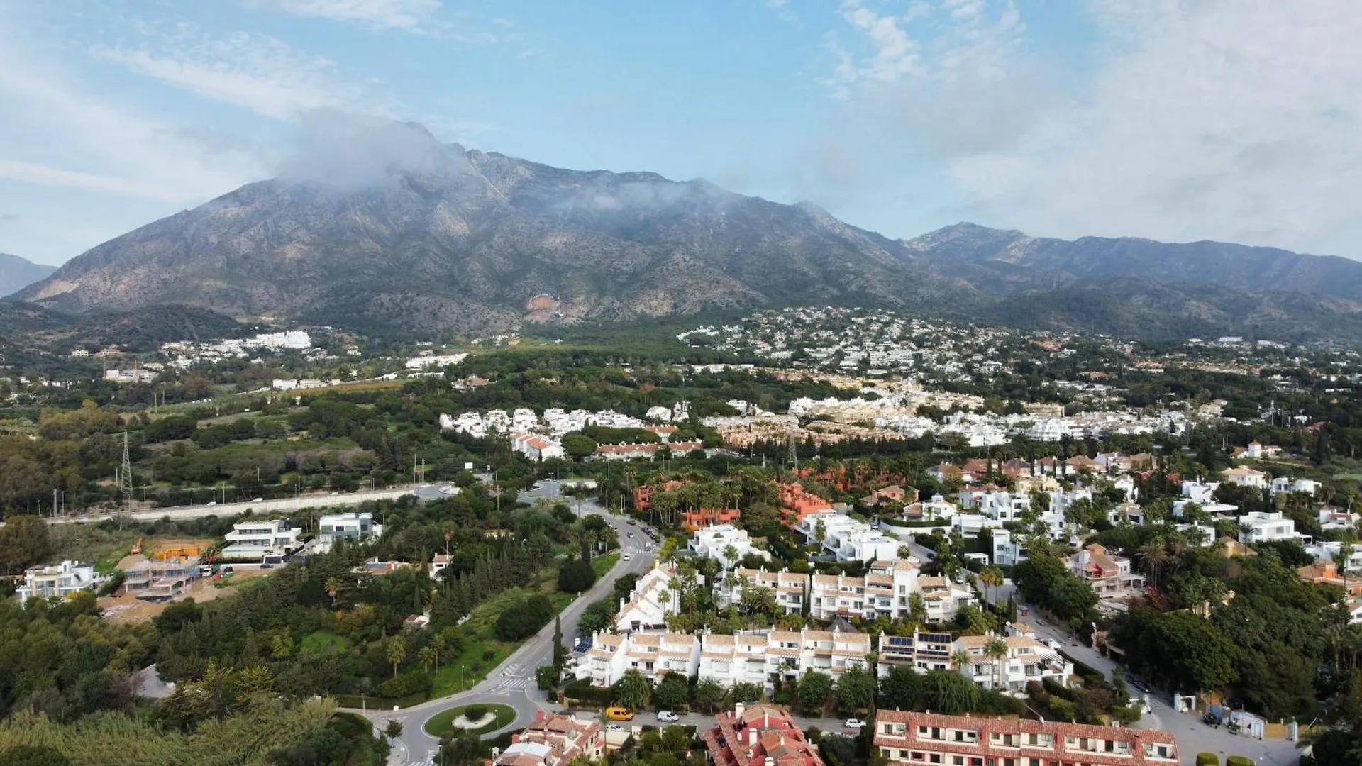 Arco Iris Puente Romano Townhouse Within A Short Walk To Puente Romano Luxury Complex And The Beach Promenade - Eaw Homes Marbella Spanien