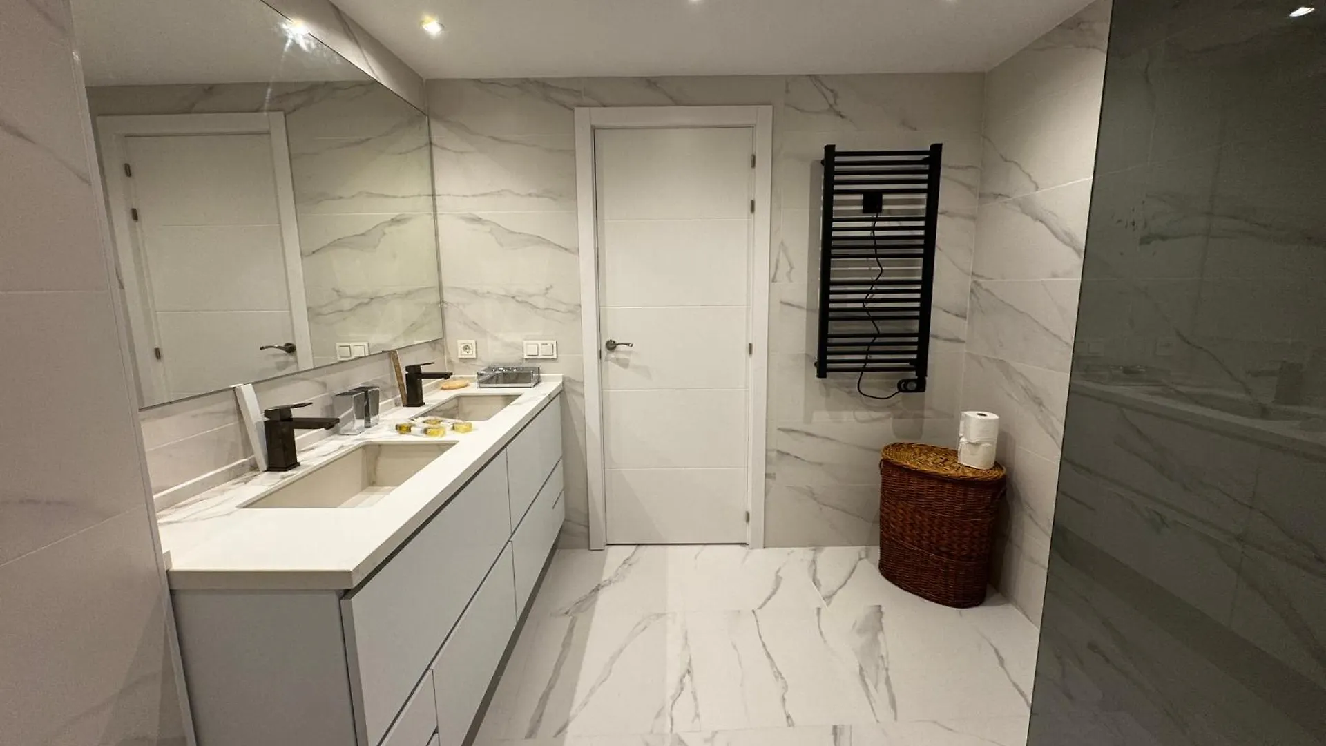Arco Iris Puente Romano Townhouse Within A Short Walk To Puente Romano Luxury Complex And The Beach Promenade - Eaw Homes Marbella Holiday home